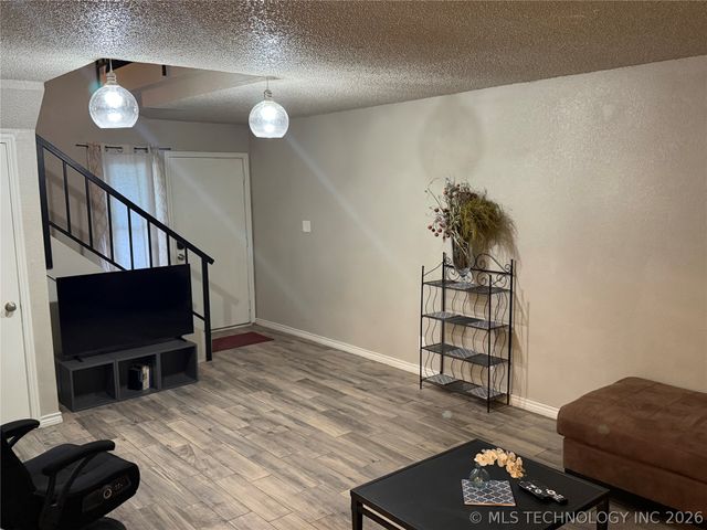 2224 E 66th Place 1208, Tulsa, OK 74136