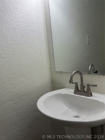 2224 E 66th Place 1208, Tulsa, OK 74136