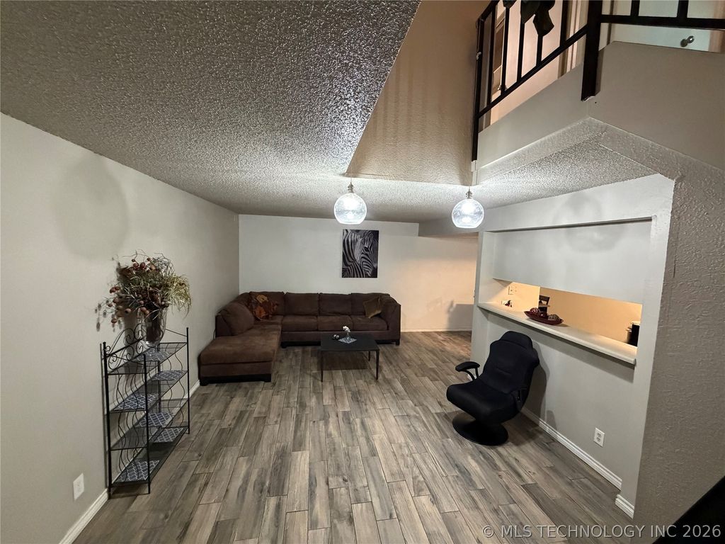 2224 E 66th Place 1208, Tulsa, OK 74136