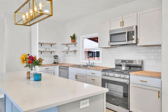 1030 Haslage AVENUE, Spring Hill, PA 15212