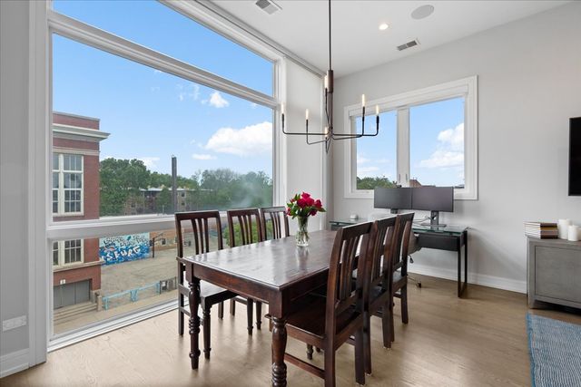 2145 W Augusta Boulevard 3PH, Chicago, IL 60622