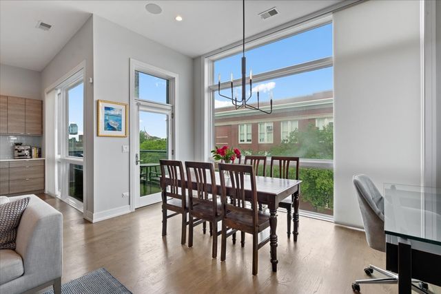 2145 W Augusta Boulevard 3PH, Chicago, IL 60622