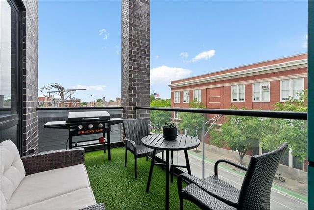 2145 W Augusta Boulevard 3PH, Chicago, IL 60622