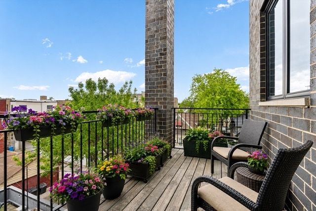 2145 W Augusta Boulevard 3PH, Chicago, IL 60622