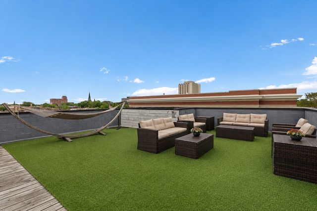 2145 W Augusta Boulevard 3PH, Chicago, IL 60622
