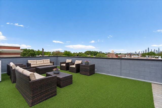 2145 W Augusta Boulevard 3PH, Chicago, IL 60622