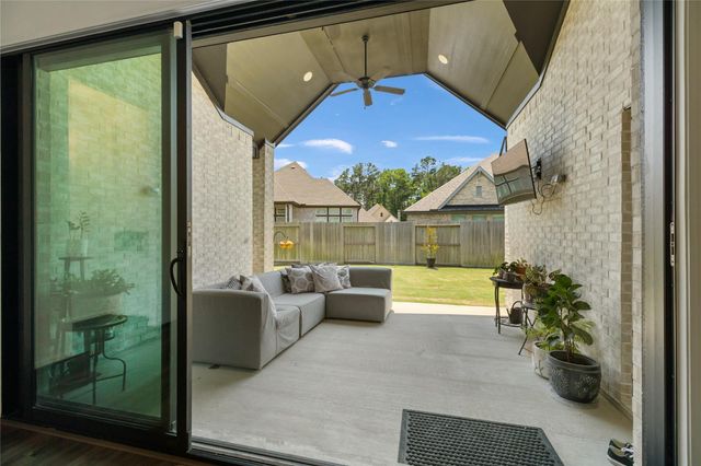21952 Gateway Arch Drive, Porter, TX 77365