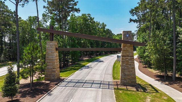 21952 Gateway Arch Drive, Porter, TX 77365