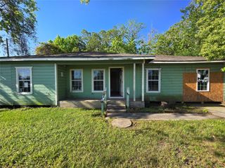 807 Pearl Avenue, Baytown, TX 77520