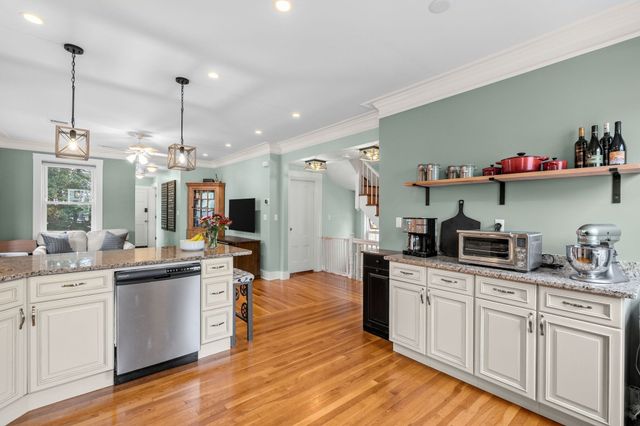 33 Cohasset St 2, Boston, MA 02131
