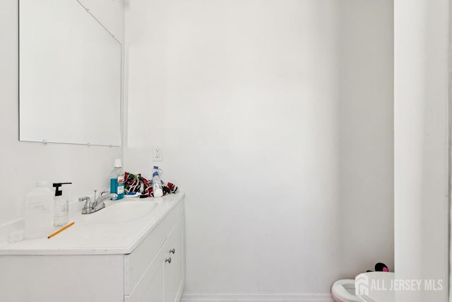 111 Ovington Avenue, Edison, NJ 08817