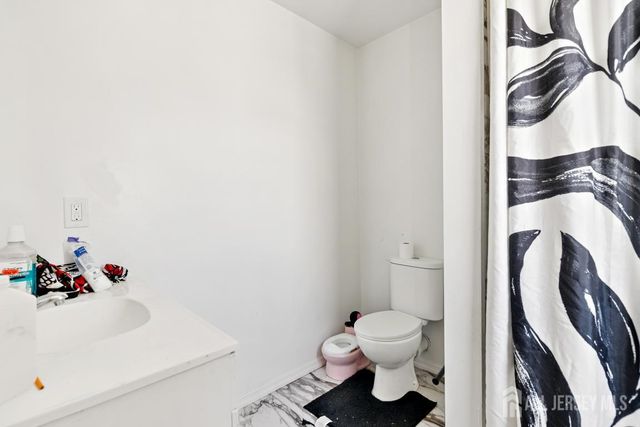 111 Ovington Avenue, Edison, NJ 08817