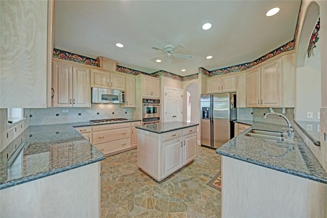 2120 Hohenwalde School RD, Brenham, TX 77833