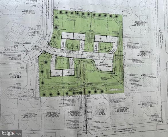 PLAZA DR, Boiling Springs, PA 17007