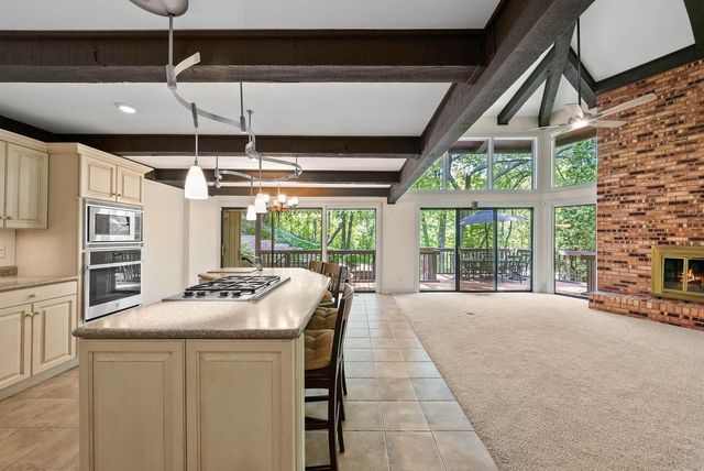 840 Woodland COURT #EE-1, Fontana, WI 53125
