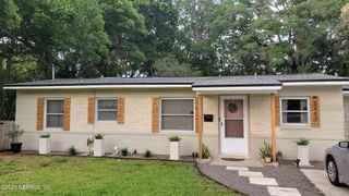 5467 N NORTH RIVER Road, Jacksonville, FL 32211