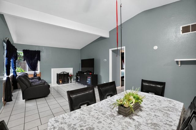 2509 Illinois Street, East Palo Alto, CA 94303