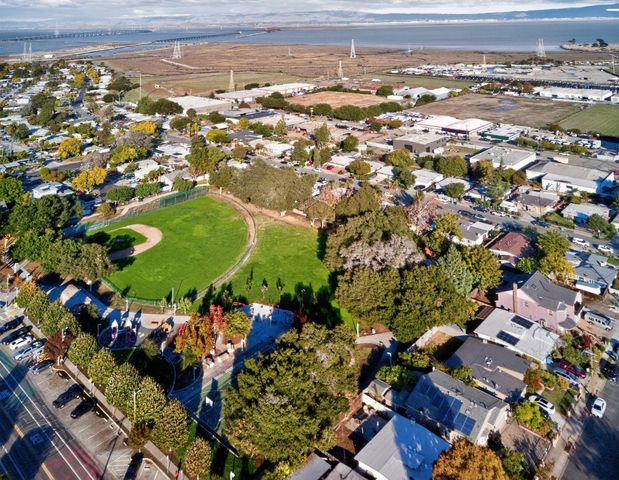 2509 Illinois Street, East Palo Alto, CA 94303