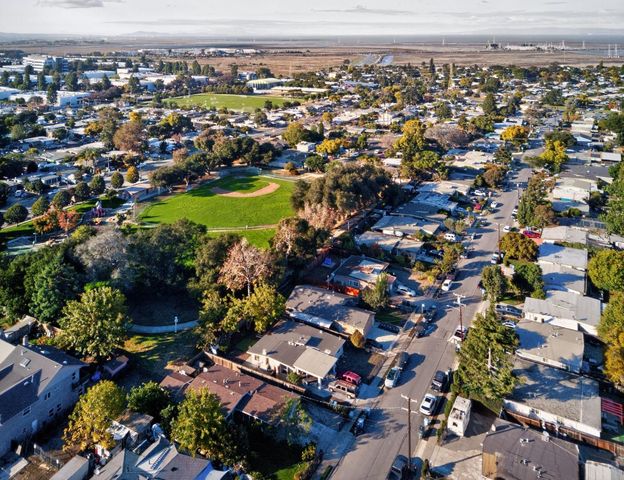 2509 Illinois Street, East Palo Alto, CA 94303