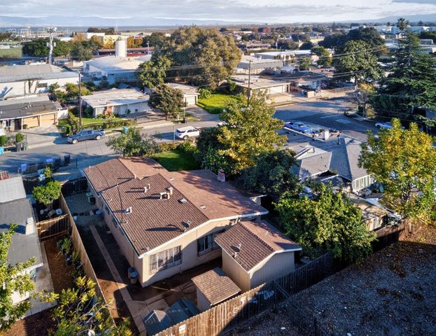 2509 Illinois Street, East Palo Alto, CA 94303