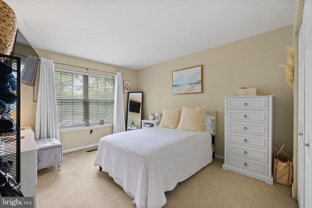 24 RALEIGH CT, Harleysville, PA 19438