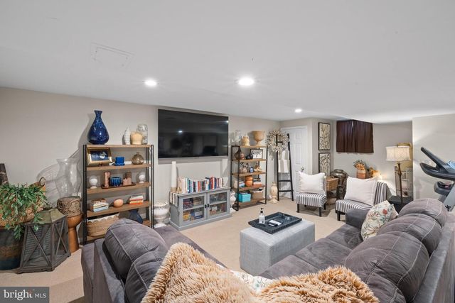 24 RALEIGH CT, Harleysville, PA 19438