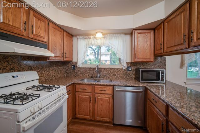 18871 Comstock Street, Livonia, MI 48152