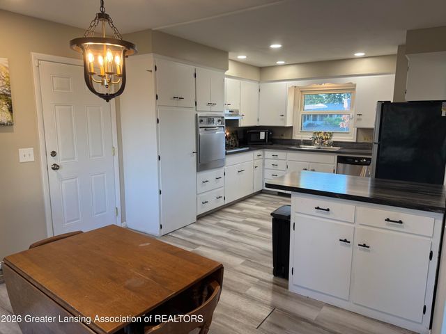 3517 Pickwick Place, Lansing, MI 48917