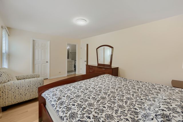 4092 Victoria Drive, Hoffman Estates, IL 60192