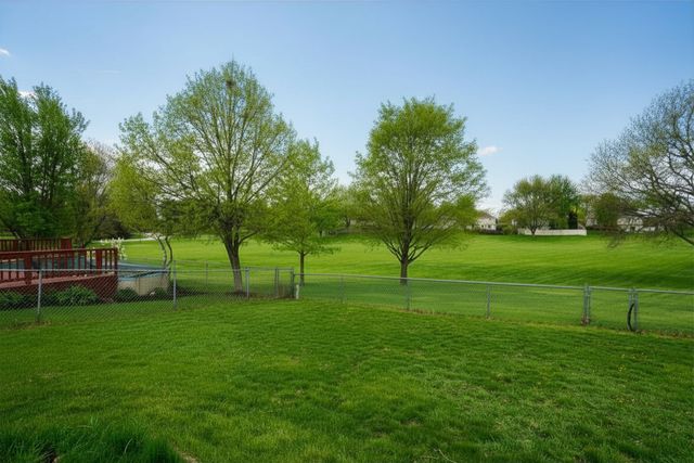 4092 Victoria Drive, Hoffman Estates, IL 60192