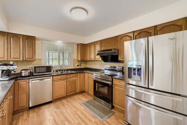 4092 Victoria Drive, Hoffman Estates, IL 60192