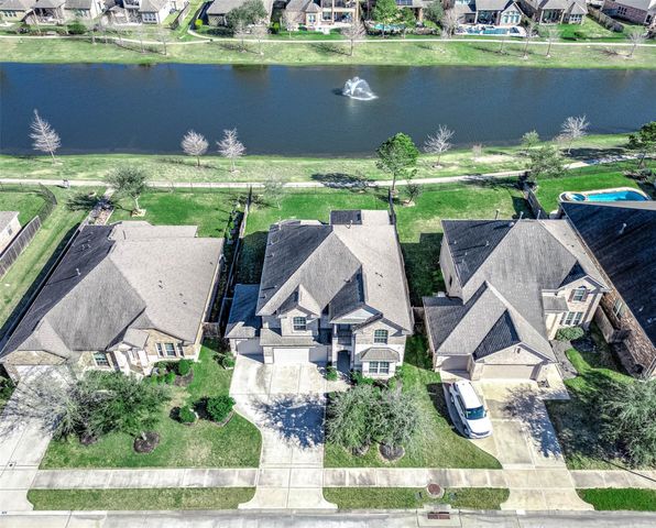 622 Yaupon Creek Lane, Richmond, TX 77469