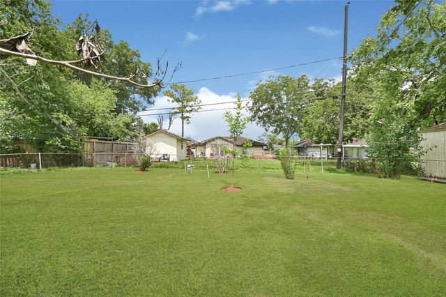 13915 Nitida Street, Houston, TX 77045