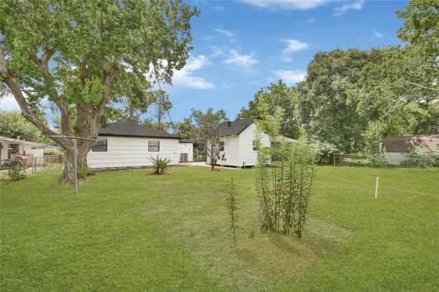 13915 Nitida Street, Houston, TX 77045