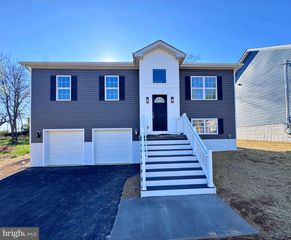 375 BURNS ST, Ranson, WV 25438