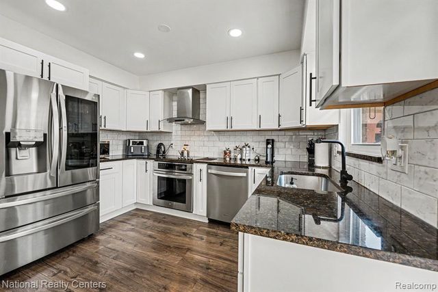 45277 Universal Court, Utica, MI 48317