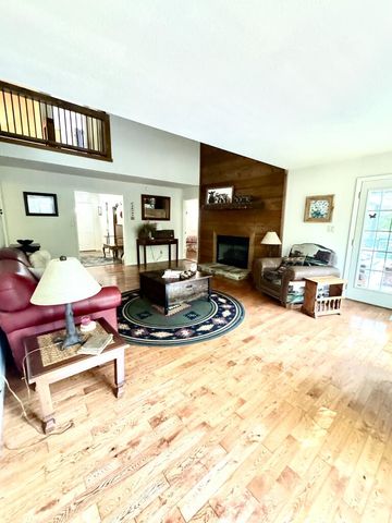 362 Pinecone, Blue Ridge, GA 30513