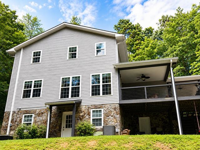 362 Pinecone, Blue Ridge, GA 30513