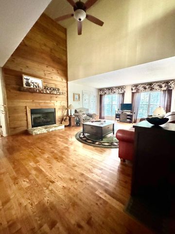 362 Pinecone, Blue Ridge, GA 30513