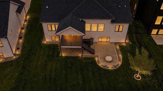 5021 148th Circle, Urbandale, IA 50323