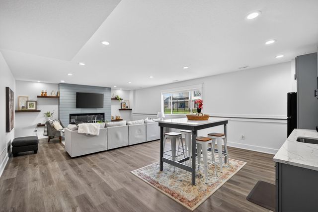 5021 148th Circle, Urbandale, IA 50323