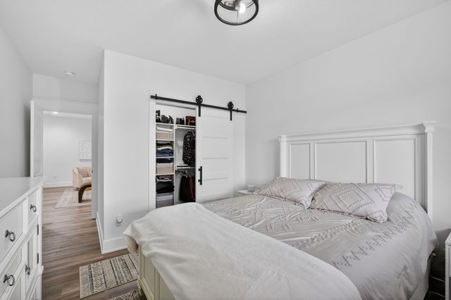 5021 148th Circle, Urbandale, IA 50323