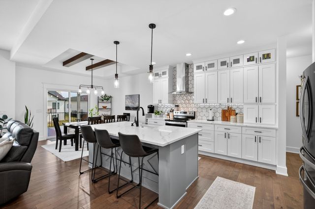 5021 148th Circle, Urbandale, IA 50323