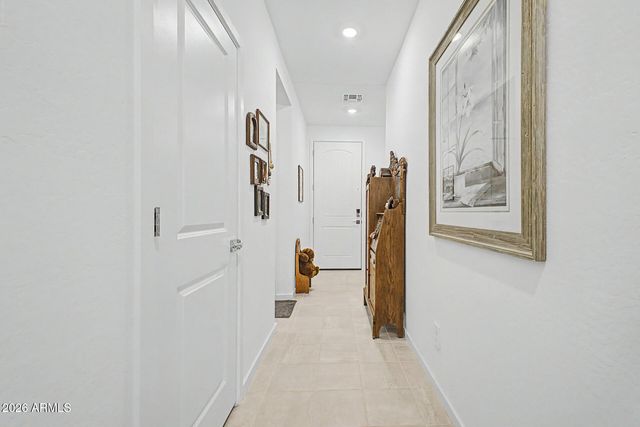 16014 W DESERT HOLLOW Drive, Surprise, AZ 85387