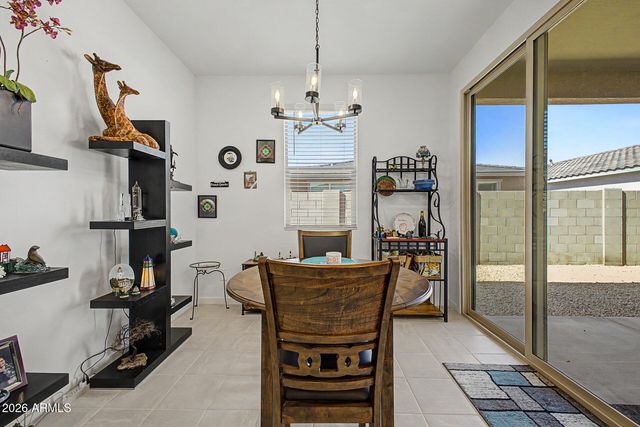 16014 W DESERT HOLLOW Drive, Surprise, AZ 85387