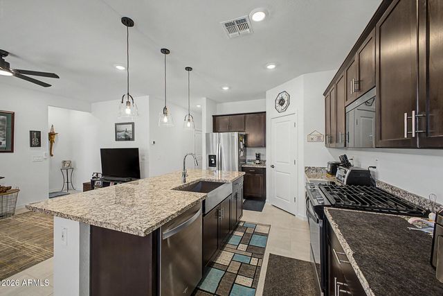 16014 W DESERT HOLLOW Drive, Surprise, AZ 85387