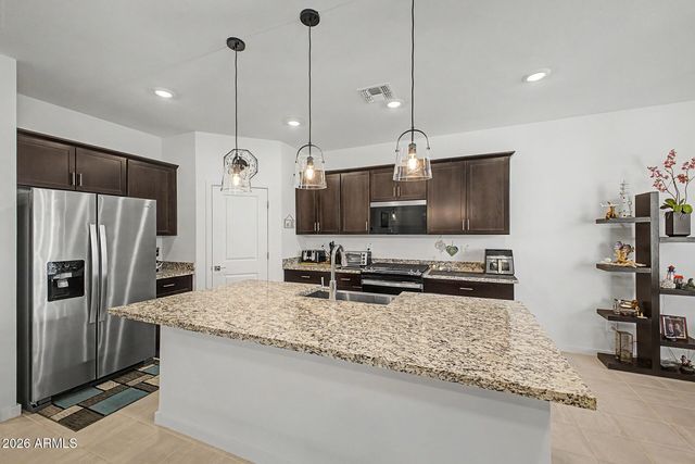 16014 W DESERT HOLLOW Drive, Surprise, AZ 85387