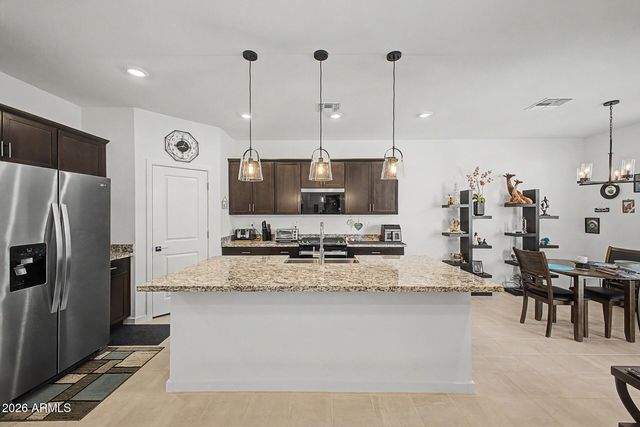 16014 W DESERT HOLLOW Drive, Surprise, AZ 85387