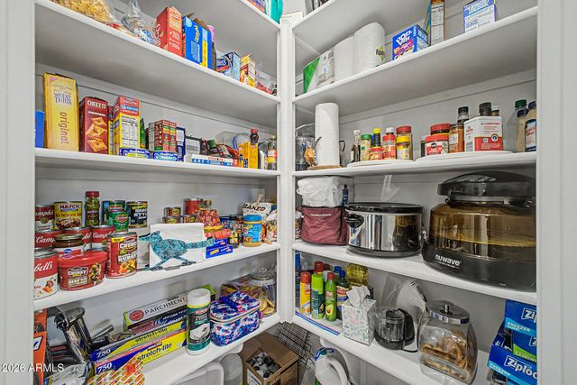 16014 W DESERT HOLLOW Drive, Surprise, AZ 85387