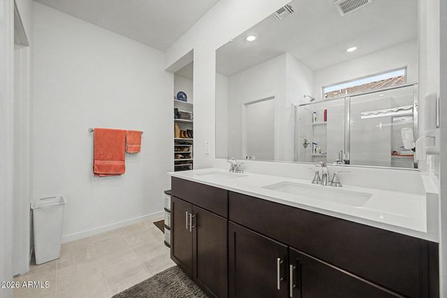 16014 W DESERT HOLLOW Drive, Surprise, AZ 85387